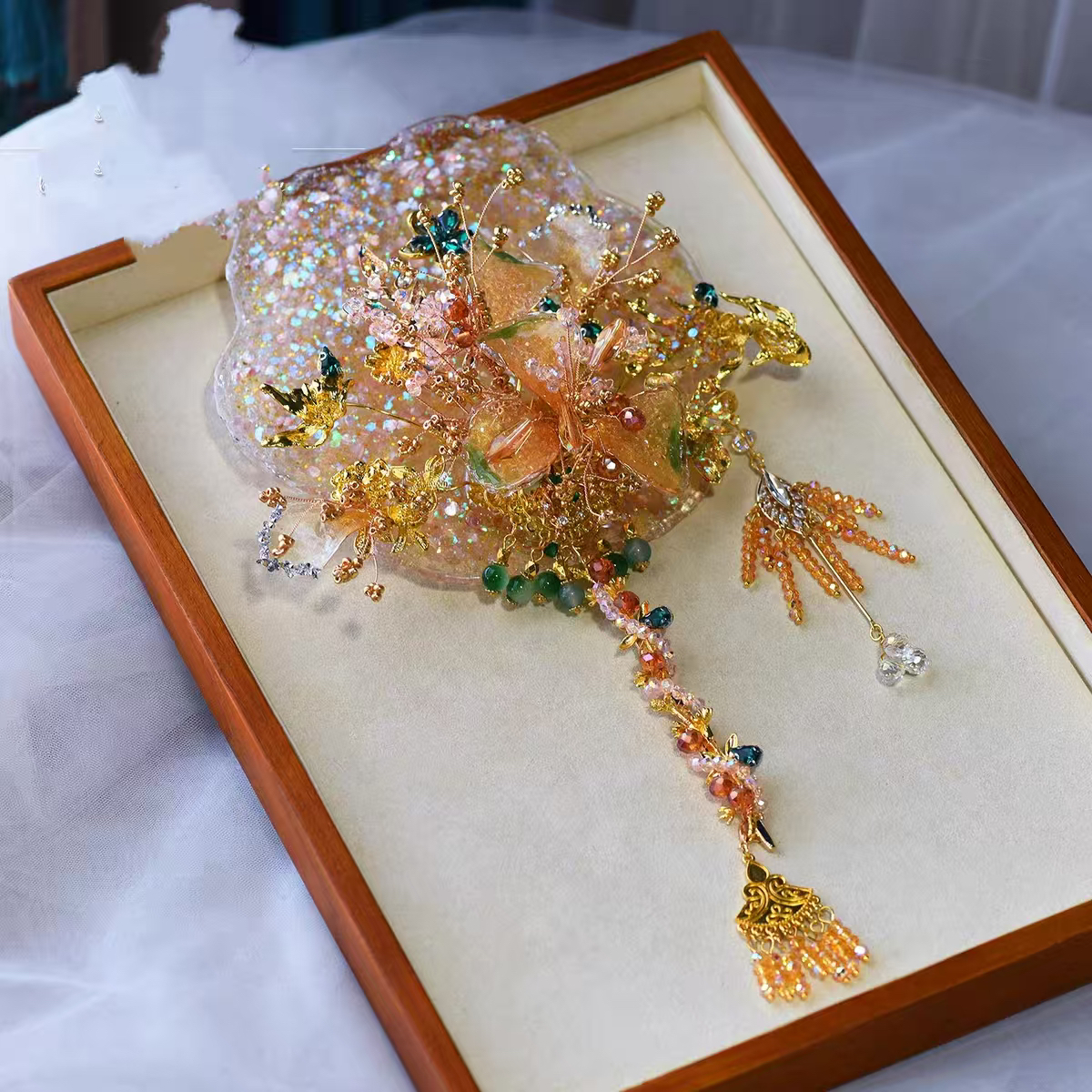 浅色凝胶新娘头饰新中式秀禾龙凤褂旗袍