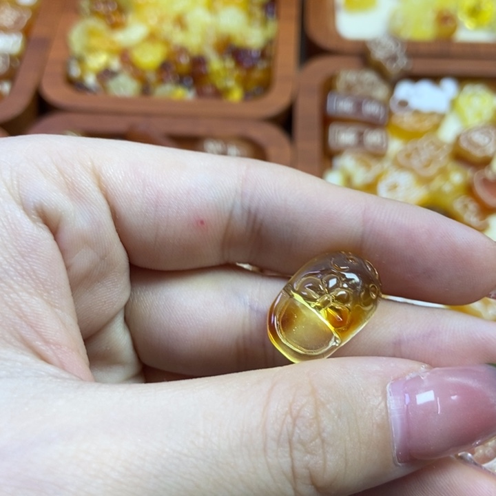 琥珀未镶嵌珠宝奇石拖鞋