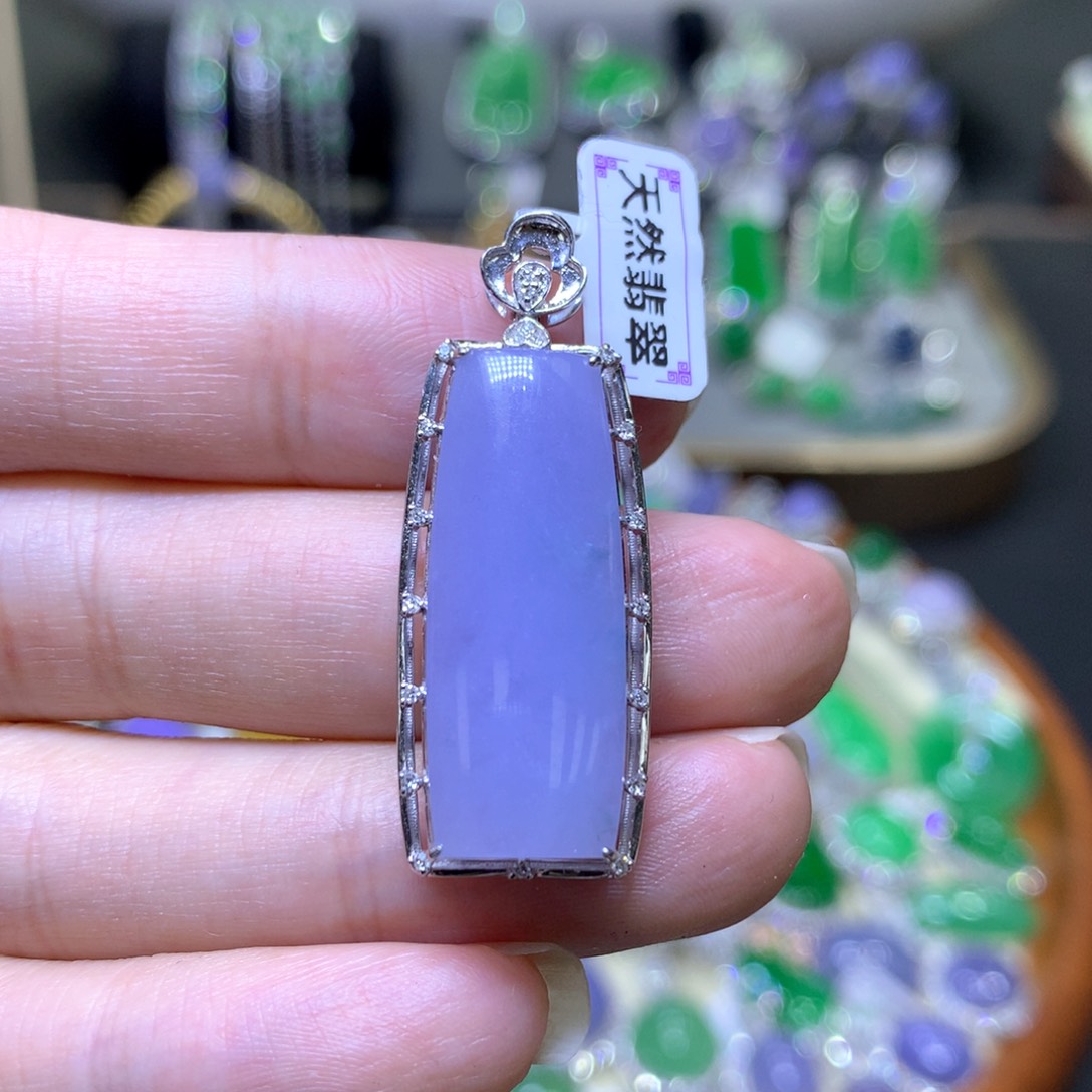 【闪购商品】翡翠颈饰18K金镶嵌翡翠吊坠项链