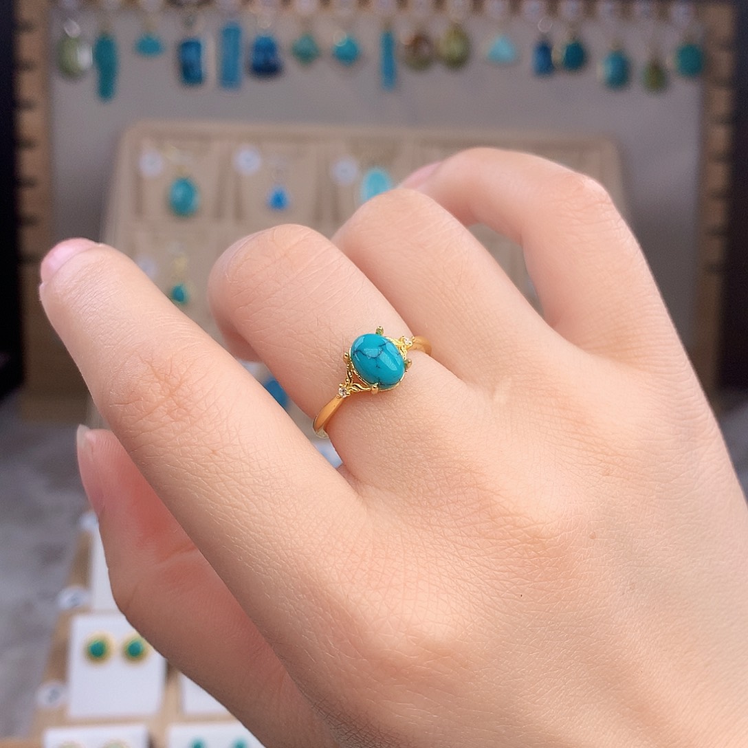 绿松石未镶嵌颈饰