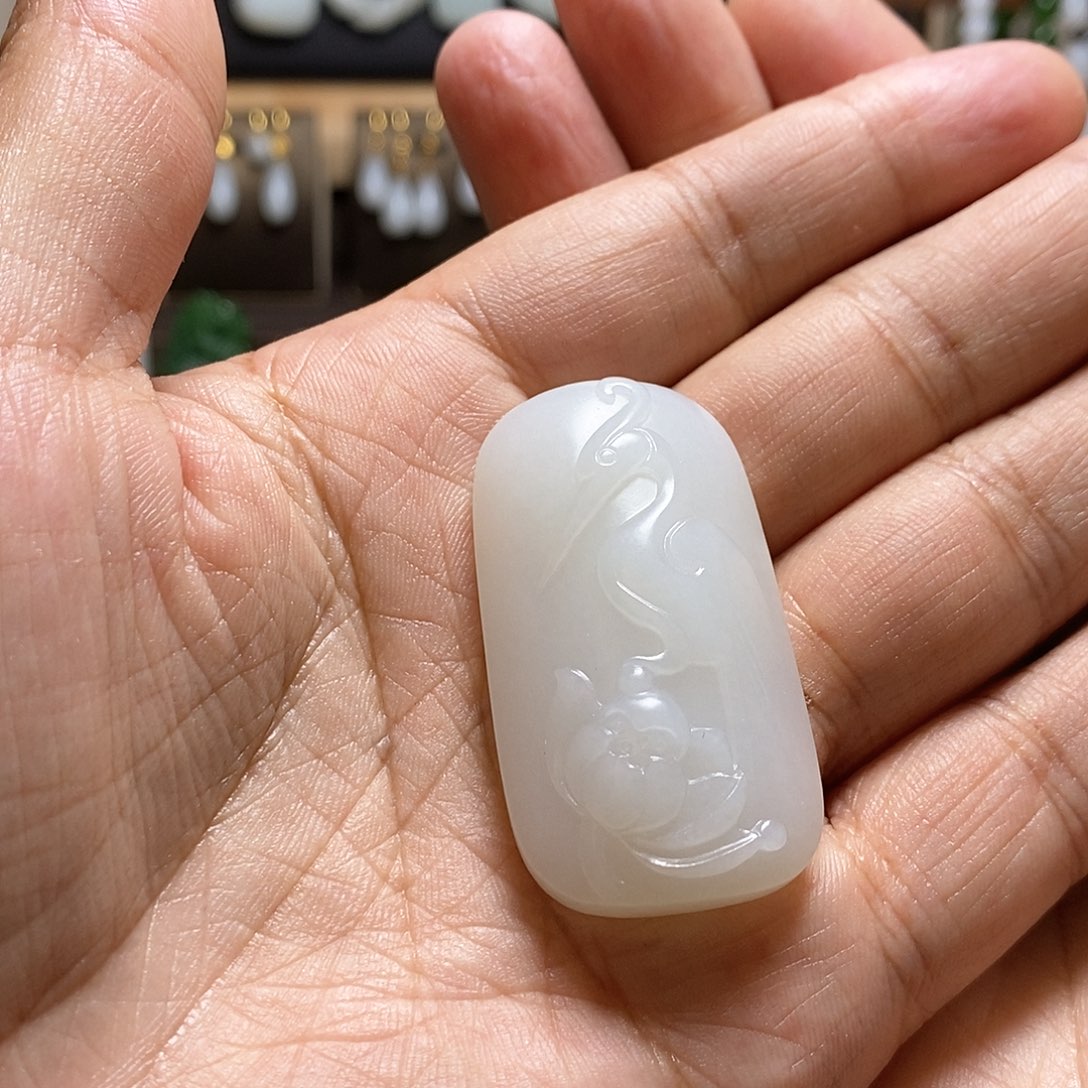 和田玉挂件未镶嵌敬**遇