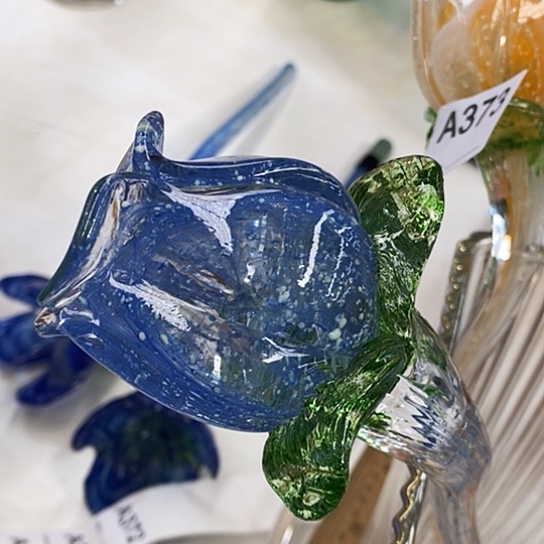 琉璃花瓶高40厘米宽6厘米