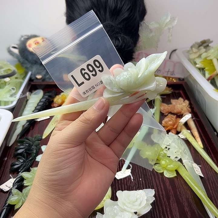 羊***咩蛇纹石玉合金发饰