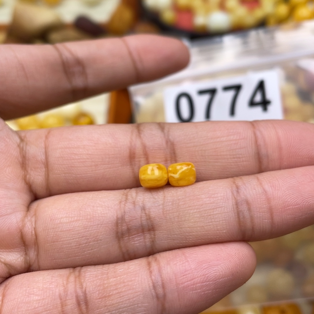 琥珀珠宝奇石未镶嵌6.6