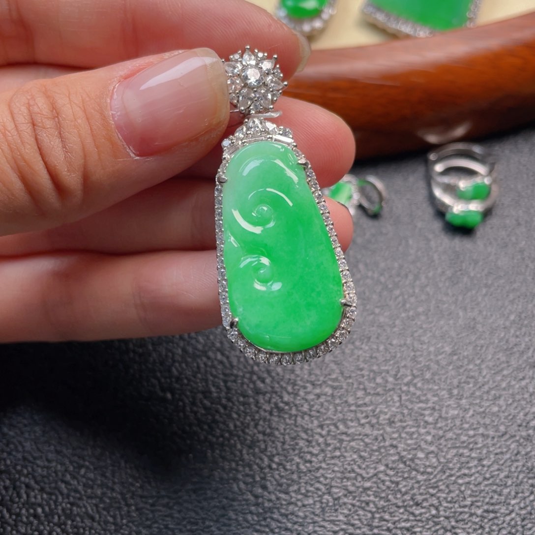 翡翠吊坠(不含链)银S925镶嵌