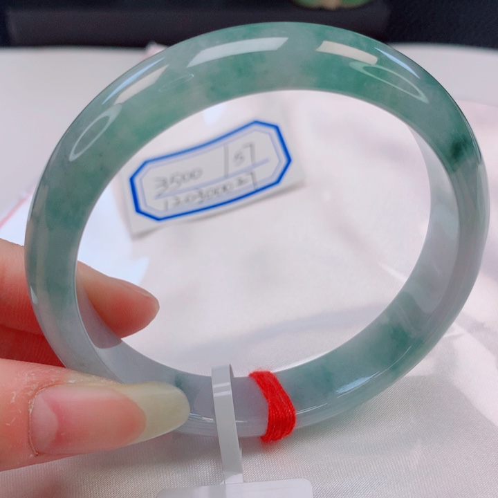翡翠手镯未镶嵌57圈