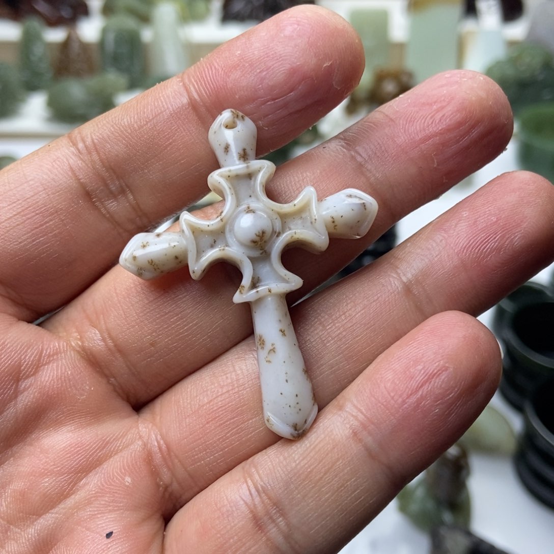 【闪购商品】未镶嵌和田玉挂件润*问