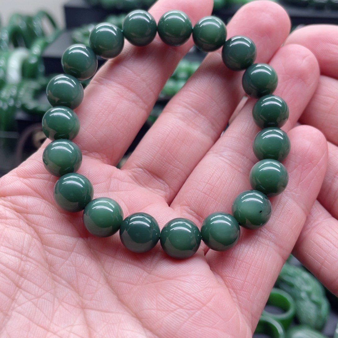 和田玉（碧玉）未镶嵌手链