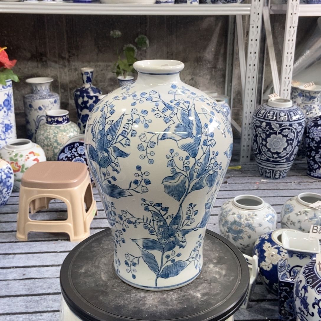 摆件花瓶手绘釉下彩