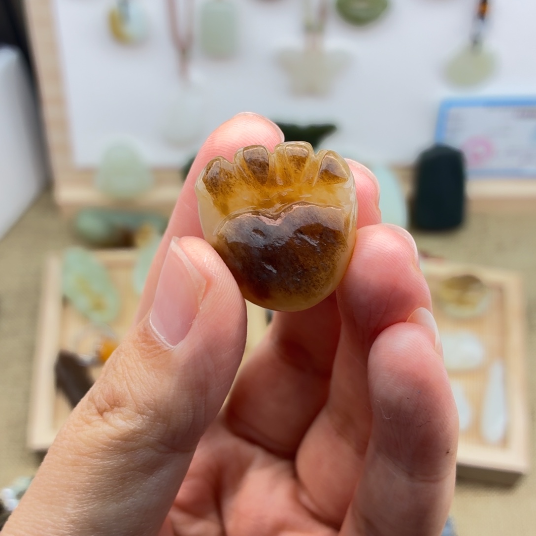 和田玉未镶嵌颈饰微瑕