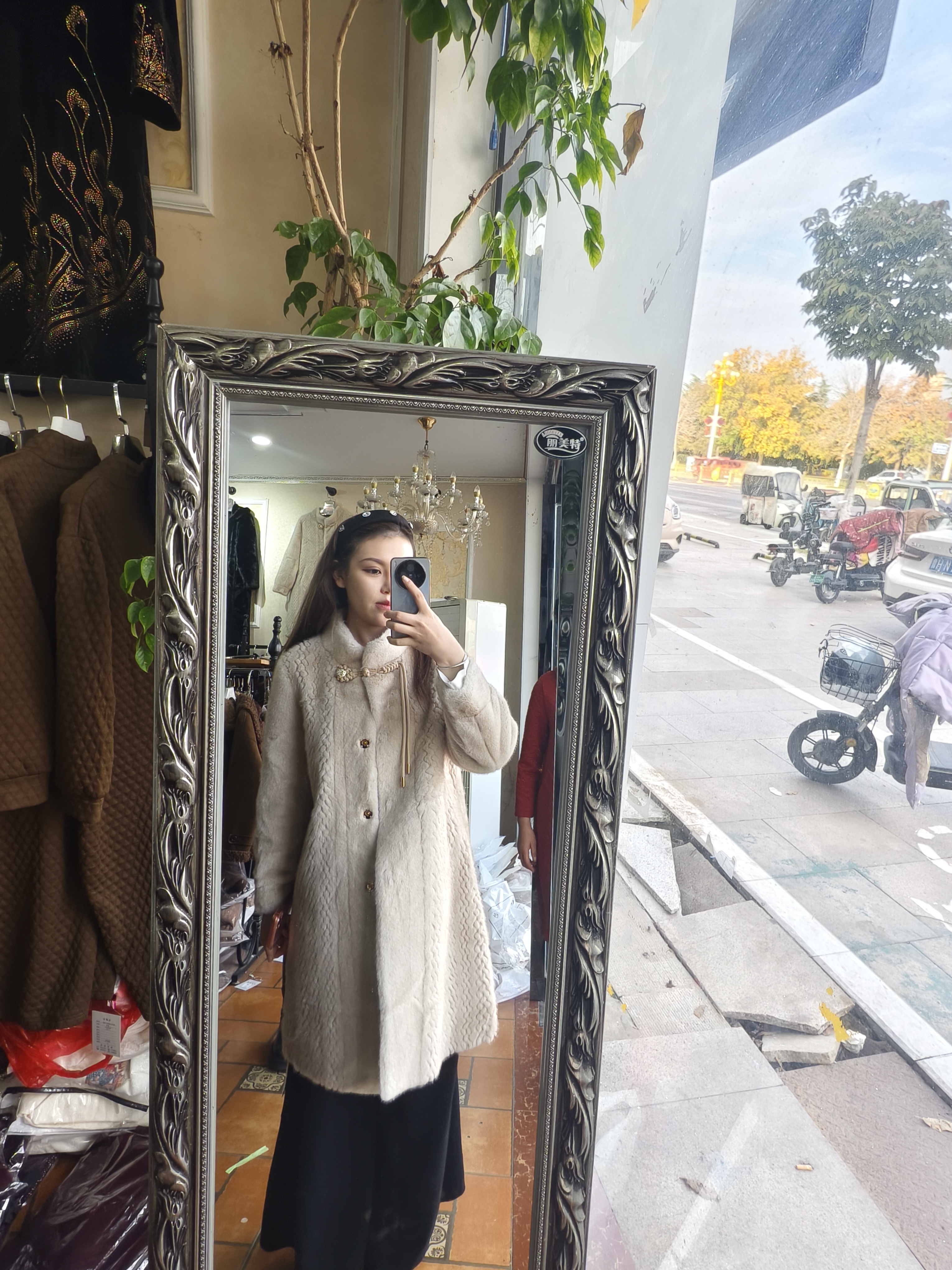 米白色手工盘扣人造皮草