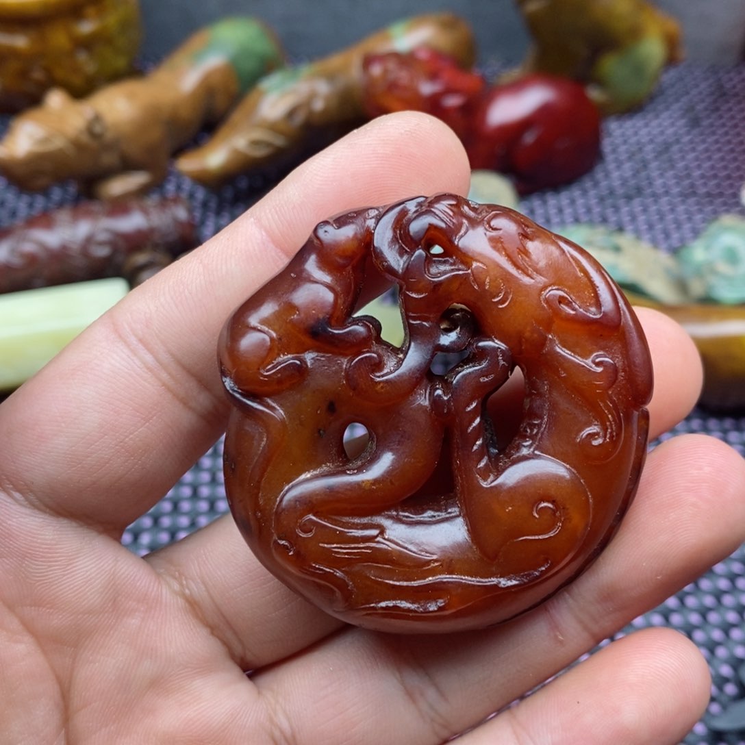 蛇纹石玉颈饰未镶嵌