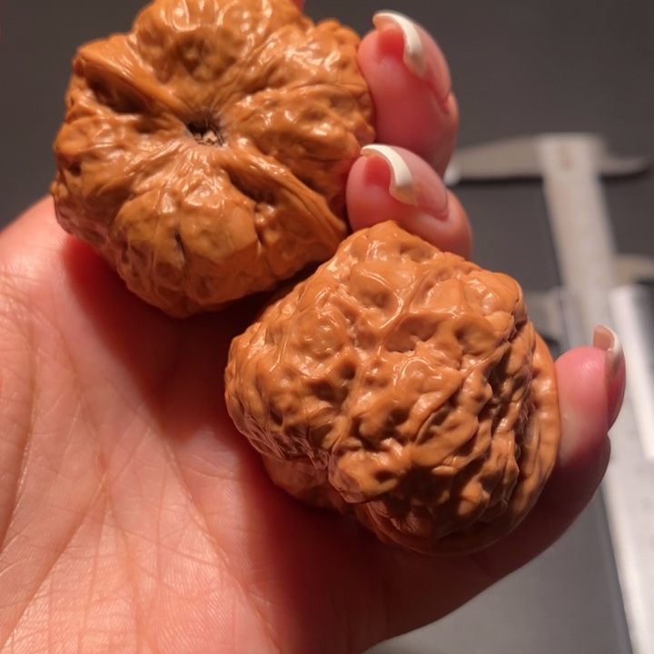 吊坠文玩核桃温*虎