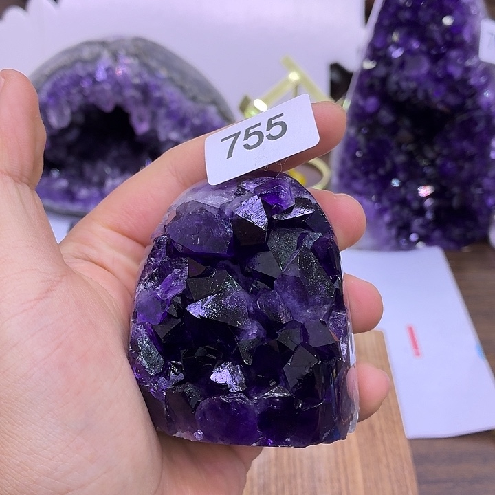 紫晶未镶嵌大型摆件（非配饰）