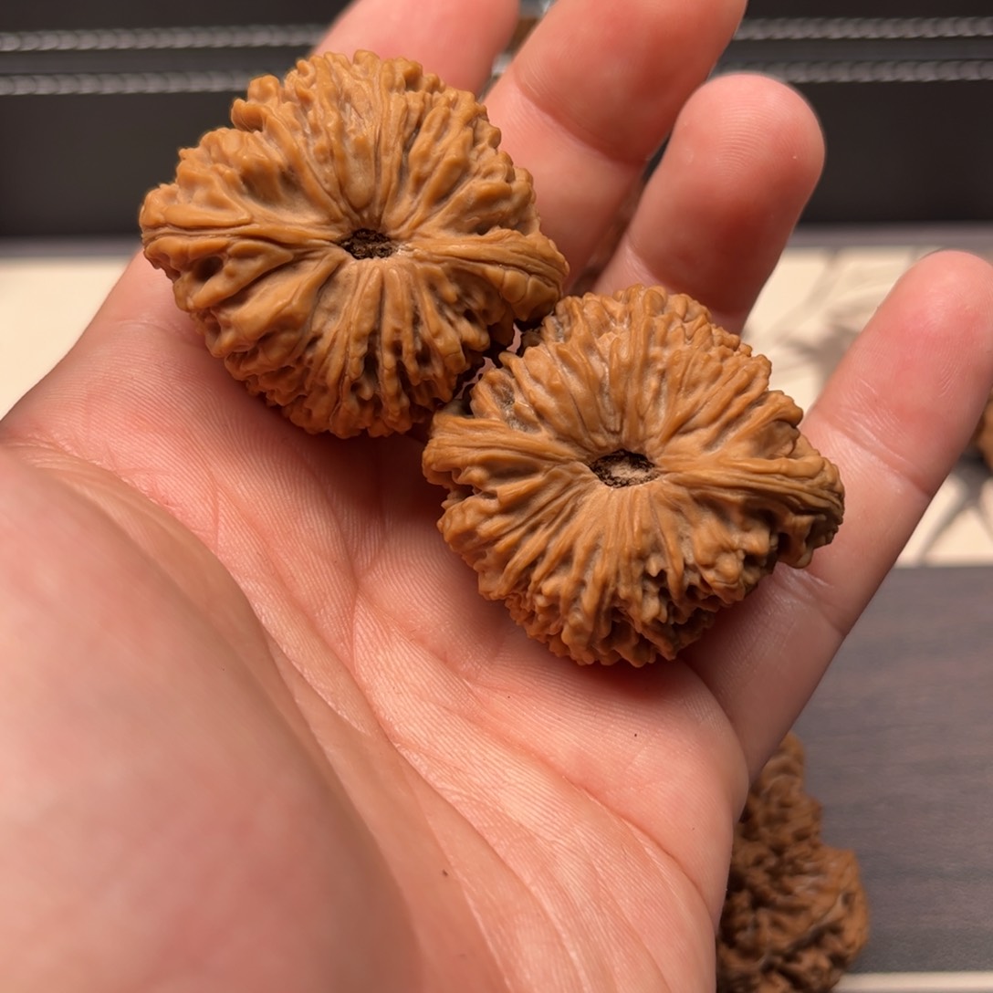 文玩核桃吊坠b****熊41南将石