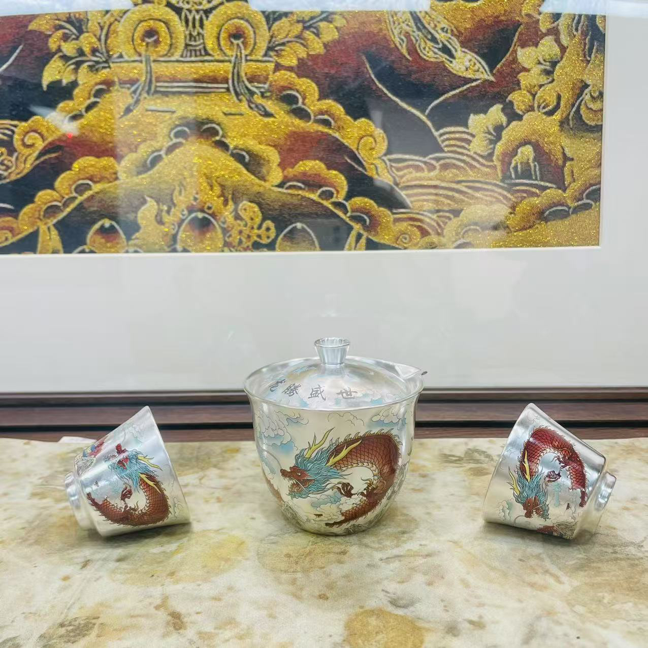 ZH036-（龙腾盛世）龙凤手捏银壶 +二杯旅行套（245）