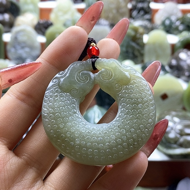 和田玉颈饰未镶嵌