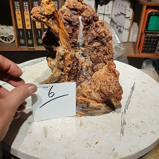 小***东松木6北沉香琥珀木天然造型山水摆件。