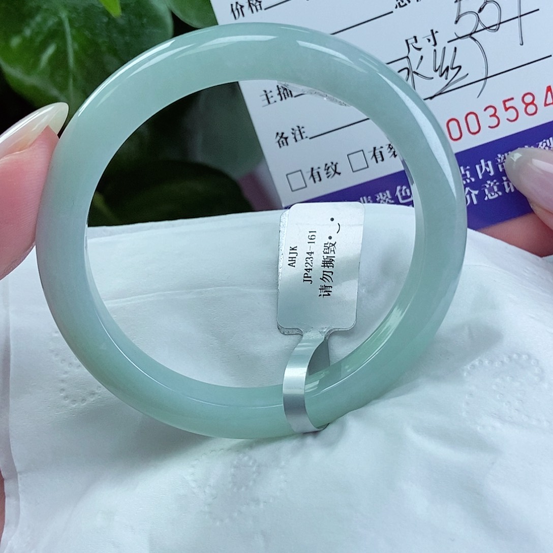 翡翠手镯未镶嵌木**^55圈口