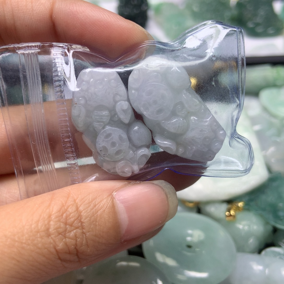 翡翠颈饰未镶嵌天然翡翠