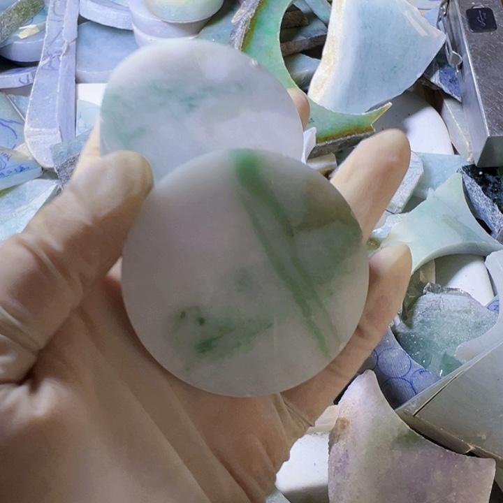 颈饰未镶嵌翡翠五*秦