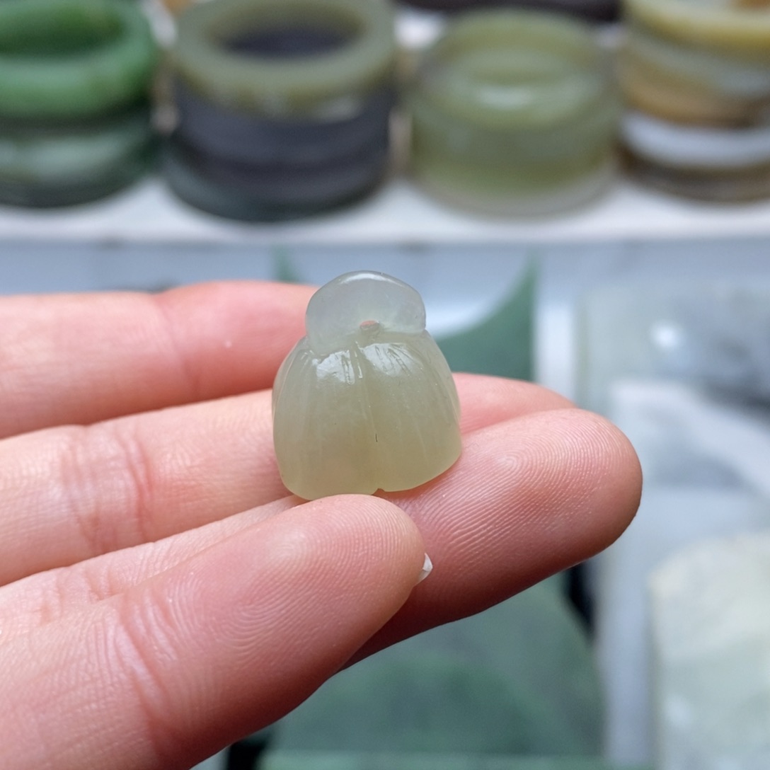 【闪购商品】和田玉颈饰未镶嵌狼**惑成品