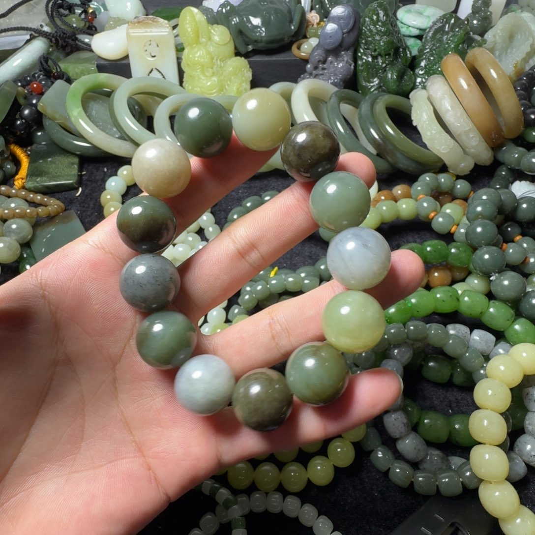 和田玉未镶嵌手串