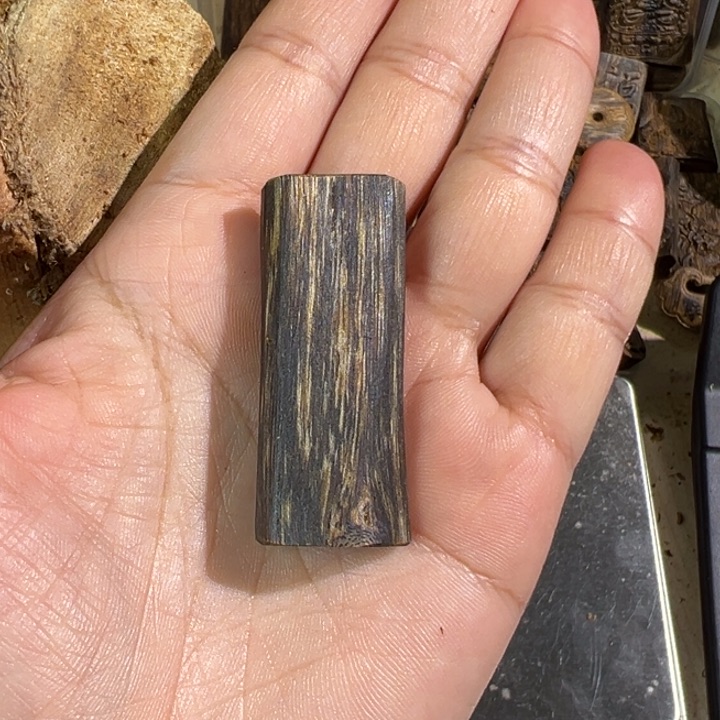 沉香吊坠绿棋楠沉香吊坠5.9克