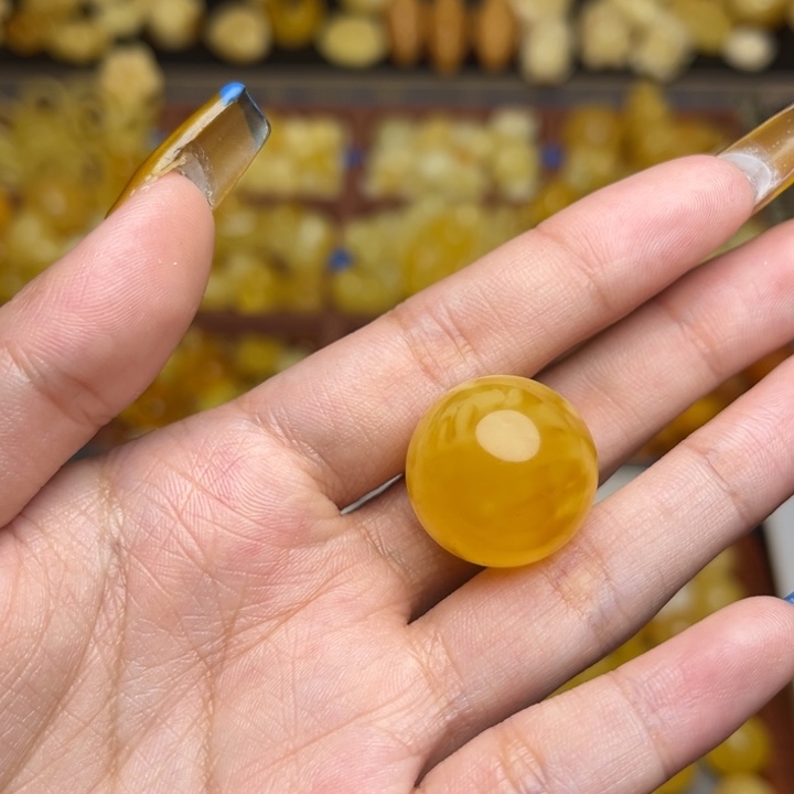 羊***兔蜜蜡未镶嵌珠宝奇石瑕疵放漏