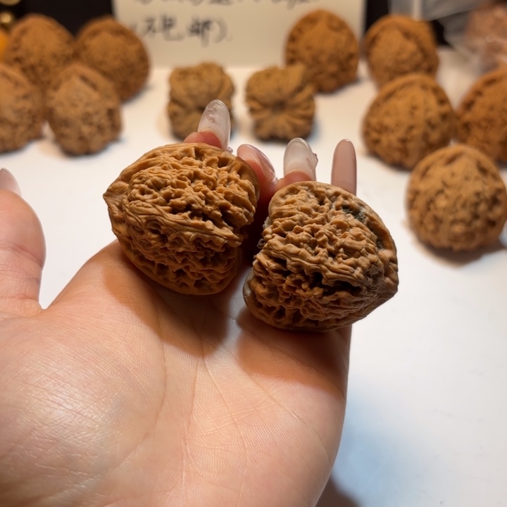 吊坠文玩核桃18号38-37-37三角黄金甲