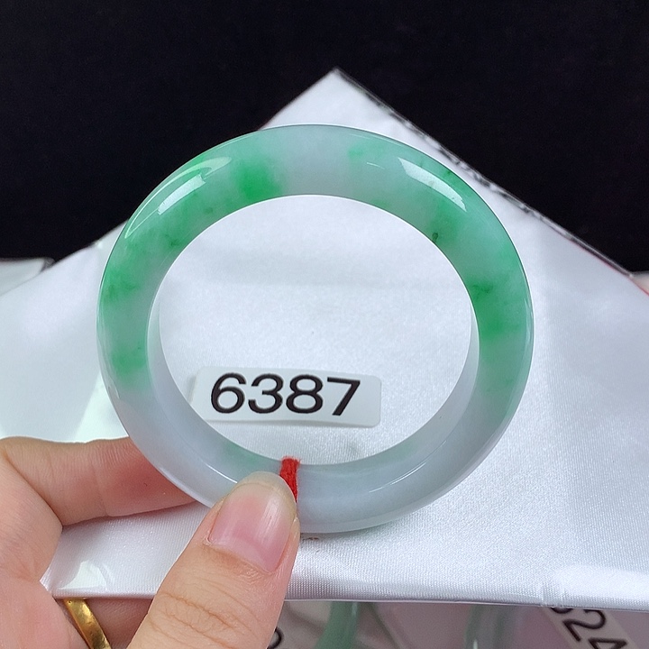 翡翠未镶嵌手镯55圈