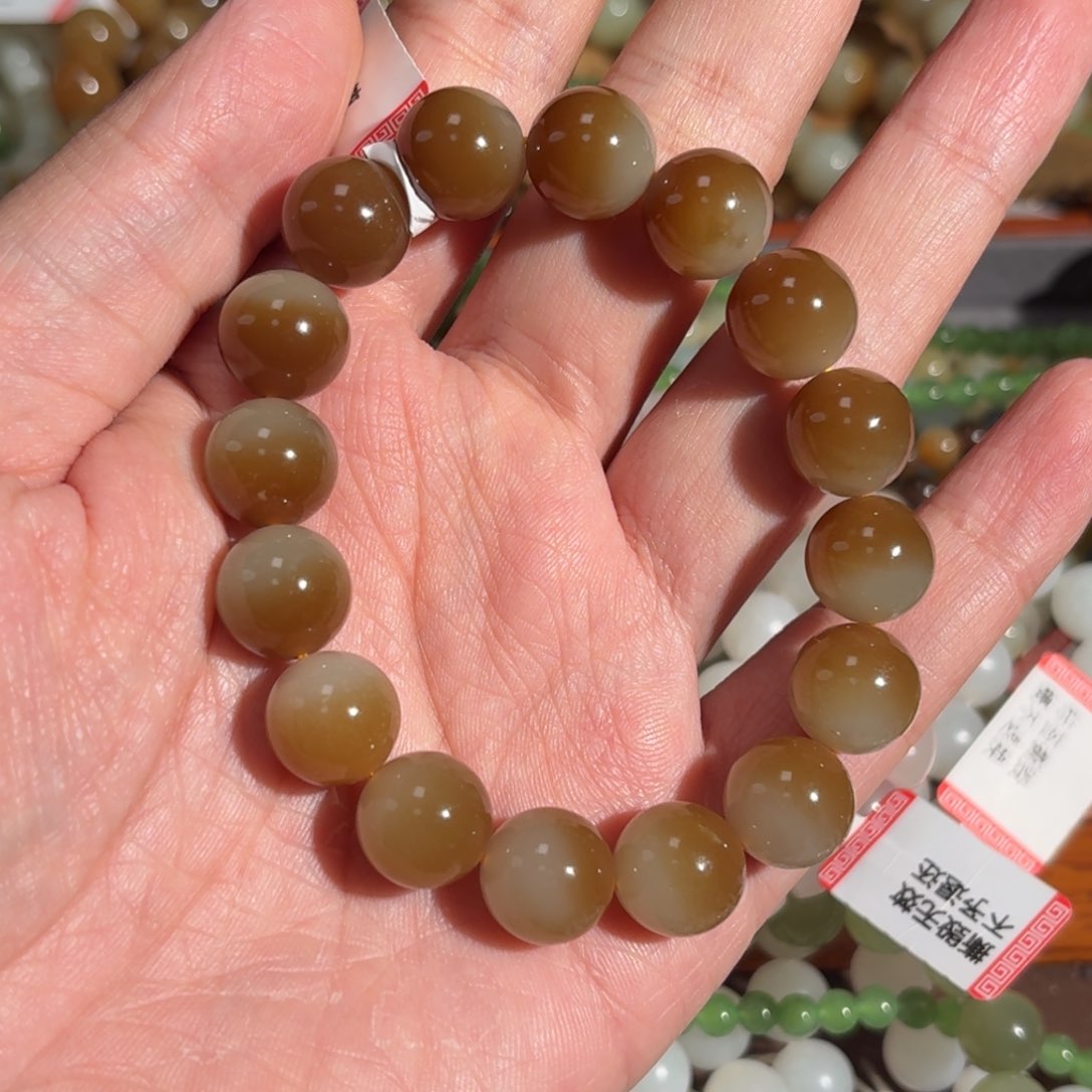 和田玉手串未镶嵌云