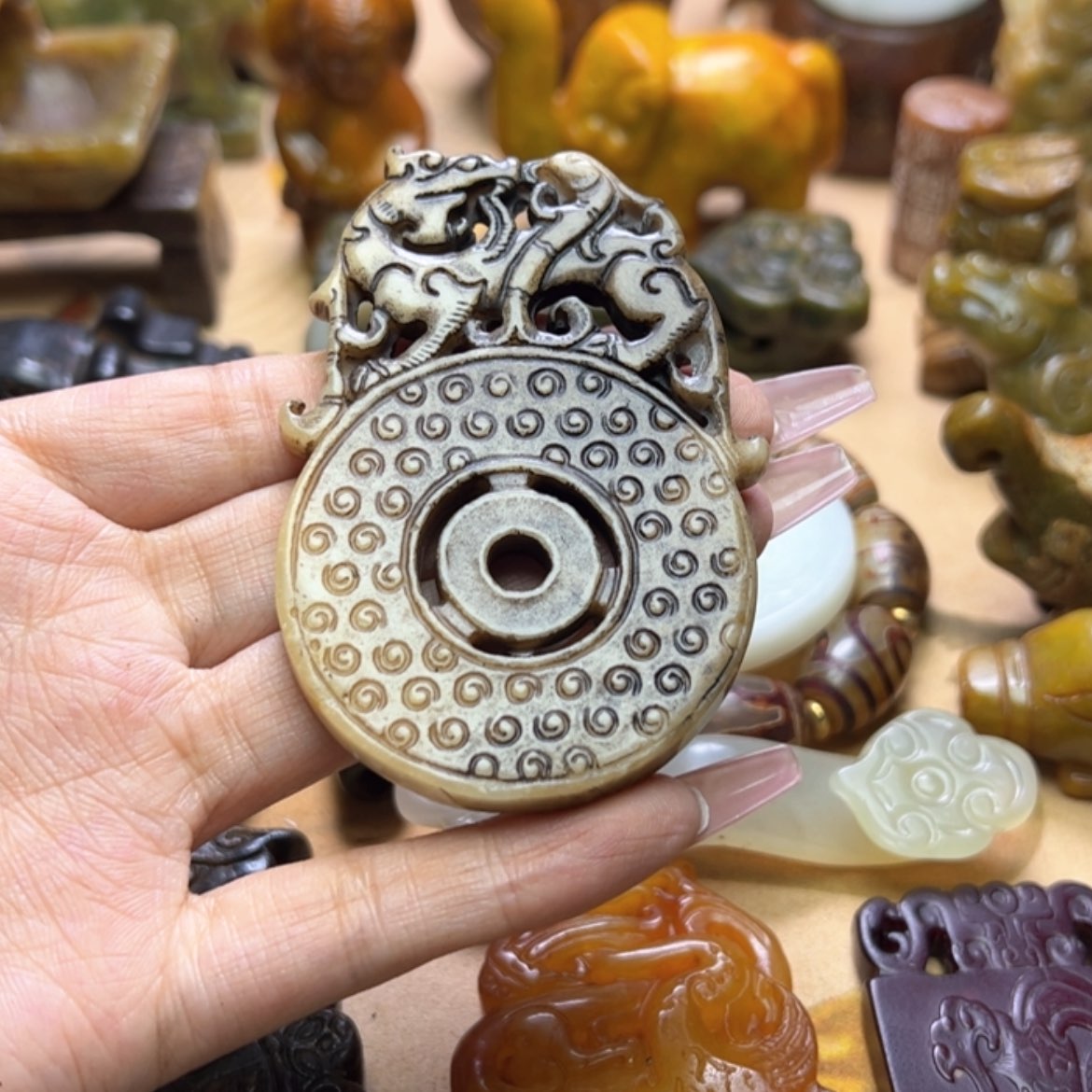 【闪购商品】蛇纹石玉颈饰未镶嵌