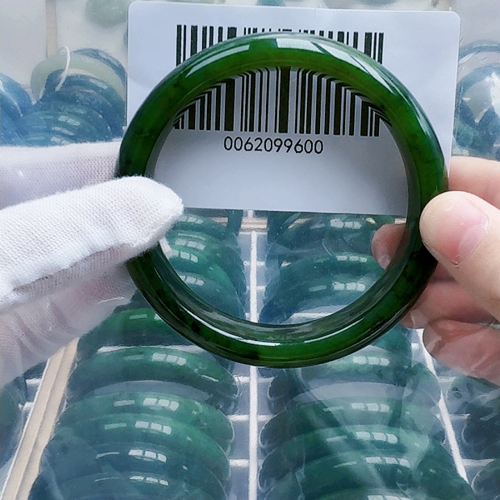 和田玉（碧玉）手镯未镶嵌62