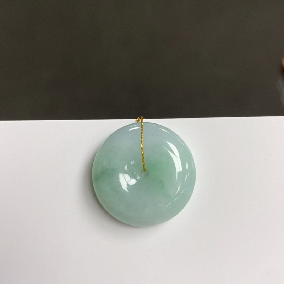 翡翠未镶嵌颈饰平安扣