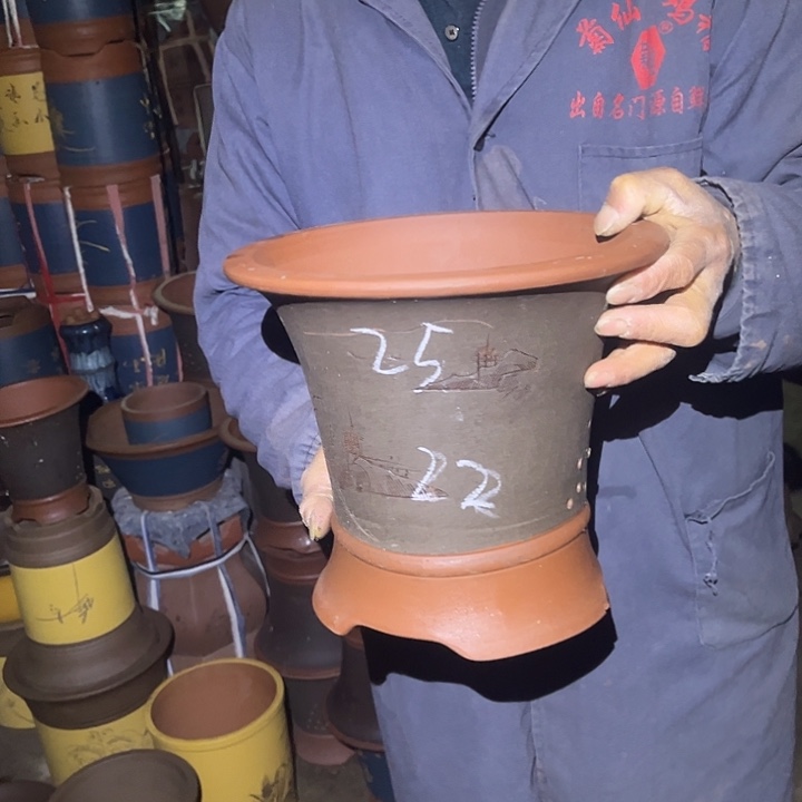 紫砂花盆紫砂花盆和一