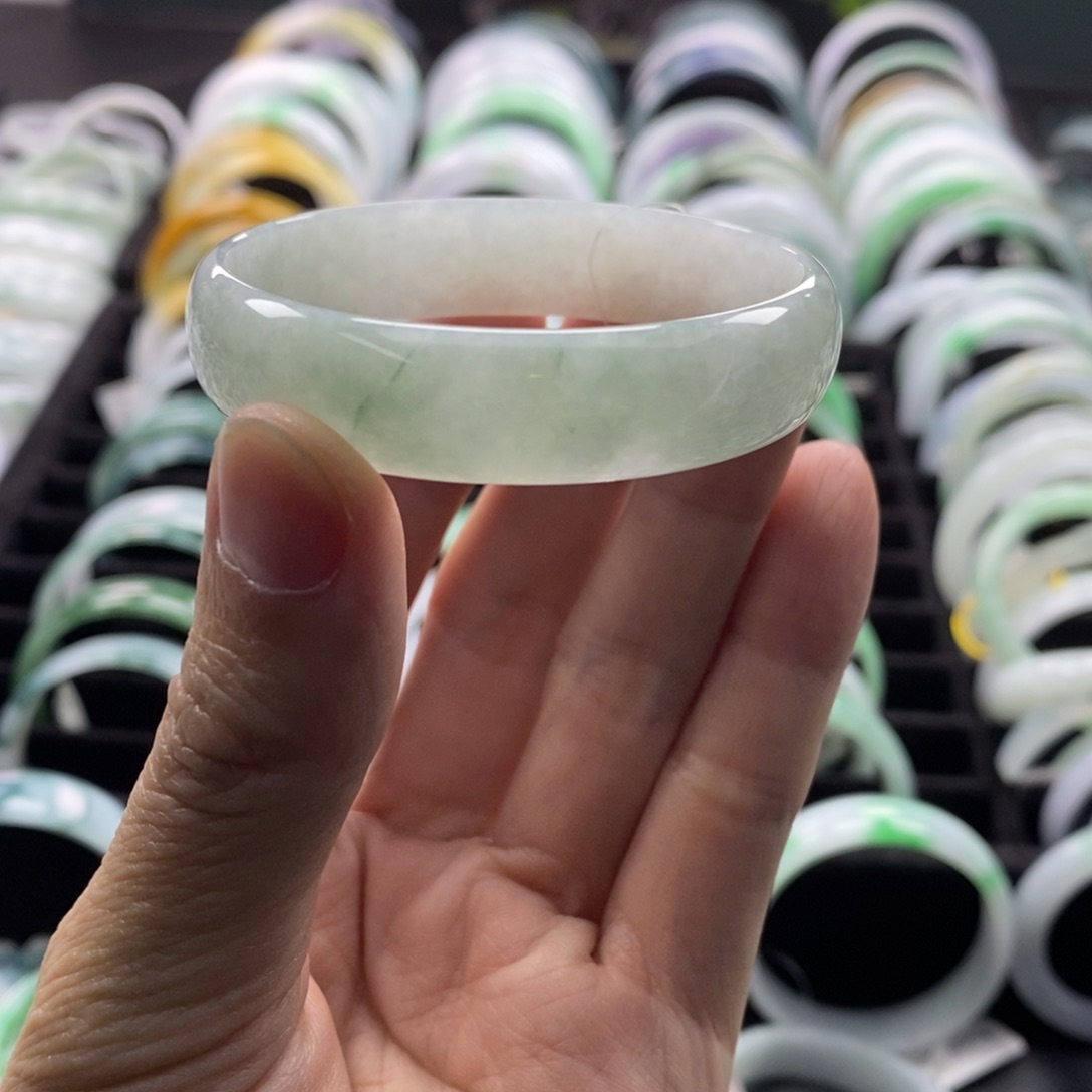 翡翠手镯未镶嵌手镯