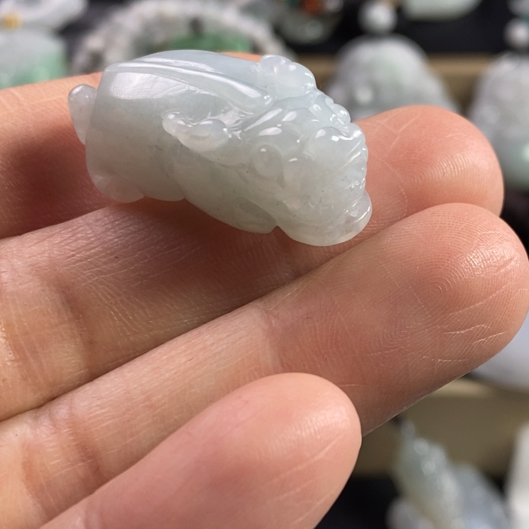 翡翠颈饰未镶嵌貔貅