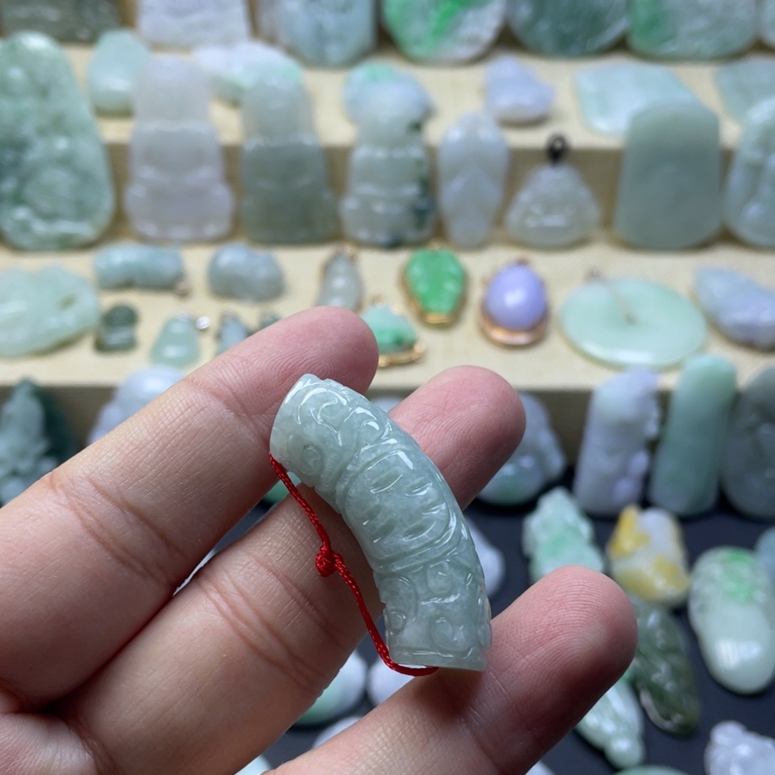 翡翠未镶嵌颈饰纯天然翡翠