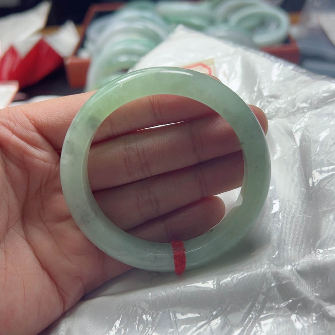 翡翠手镯未镶嵌55冰晴乌鸡