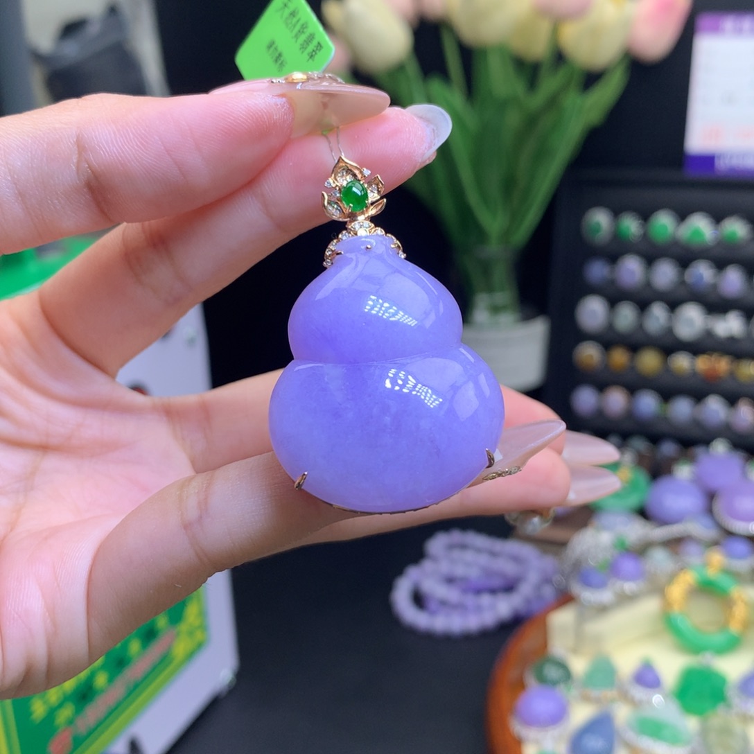 翡翠18K金镶嵌颈饰天然
