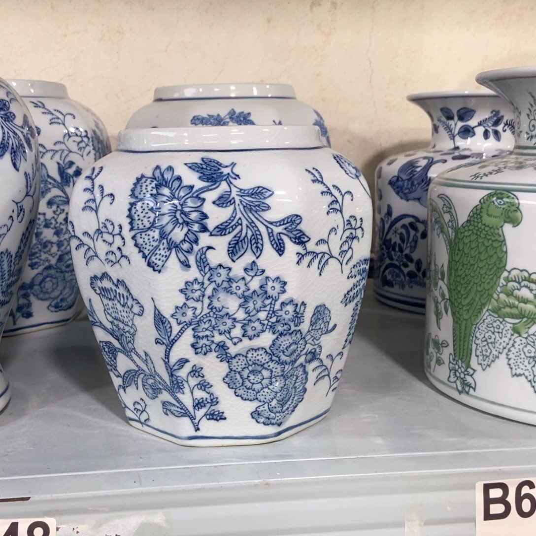 摆件花瓶手绘釉下彩