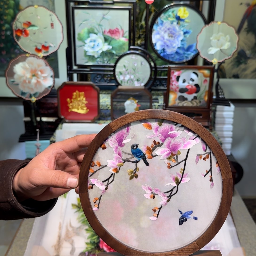 刺绣刺绣工艺精湛