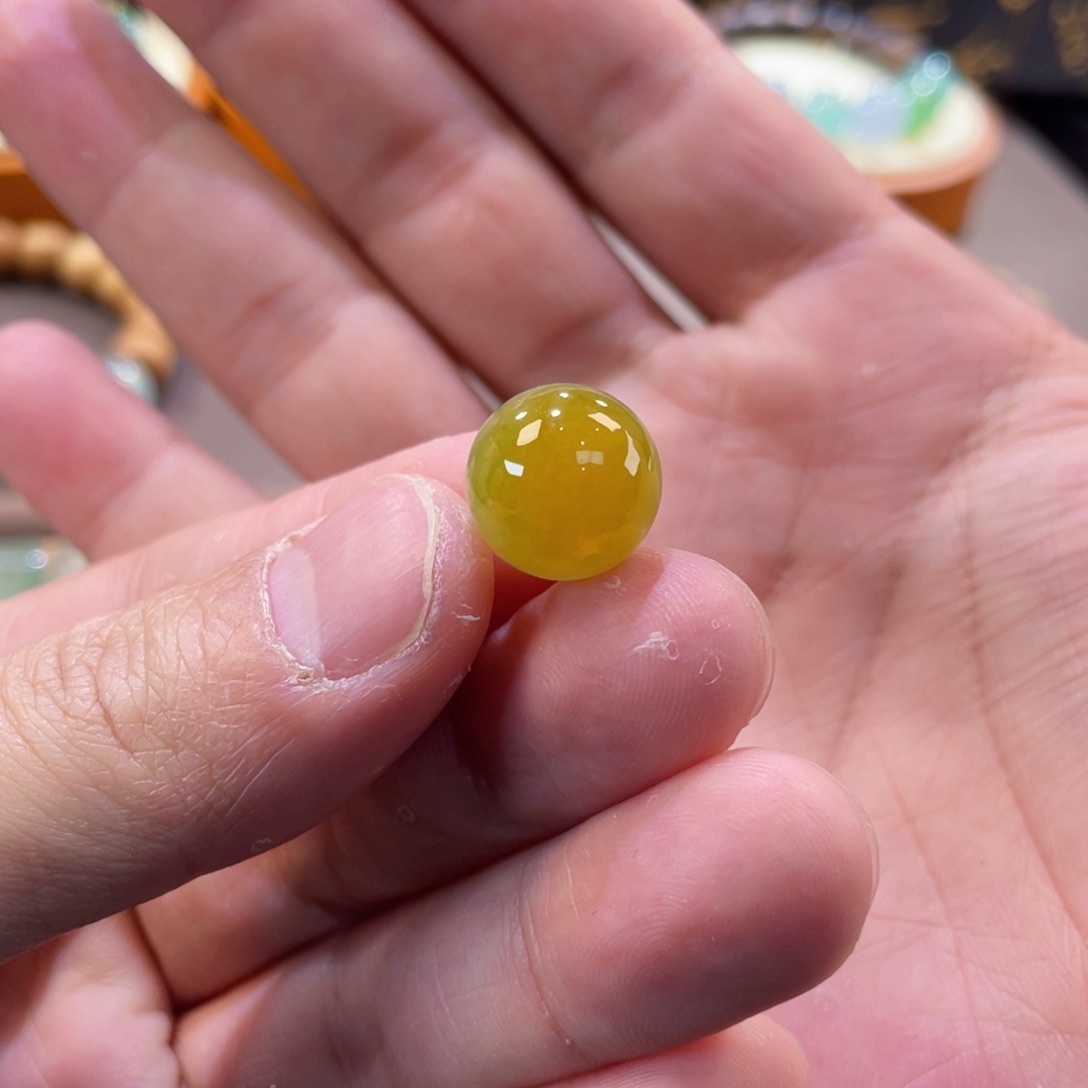 翡翠手链未镶嵌鸡油黄