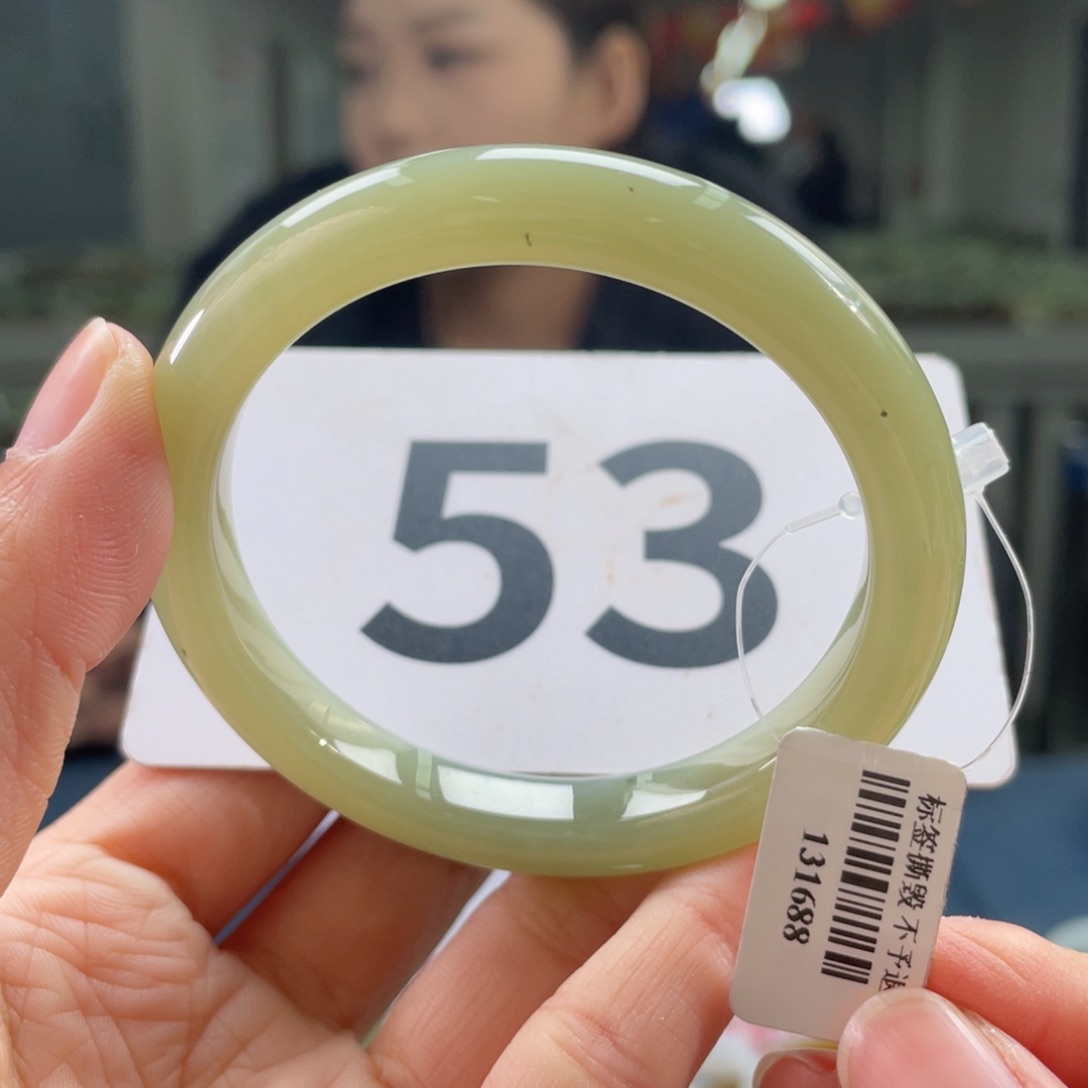 未镶嵌手镯和田玉