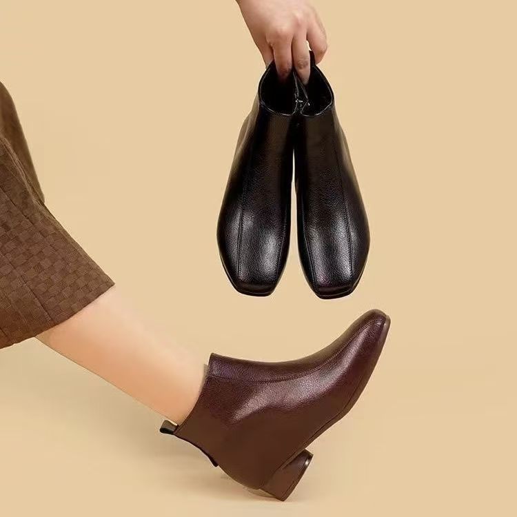 秋冬尖头法式粗跟舒适百搭高级简约短靴