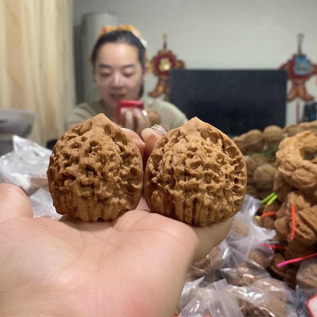 把件文玩核桃念*48官帽尖有伤