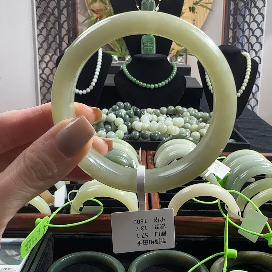 和田玉（糖玉）未镶嵌手镯57.1