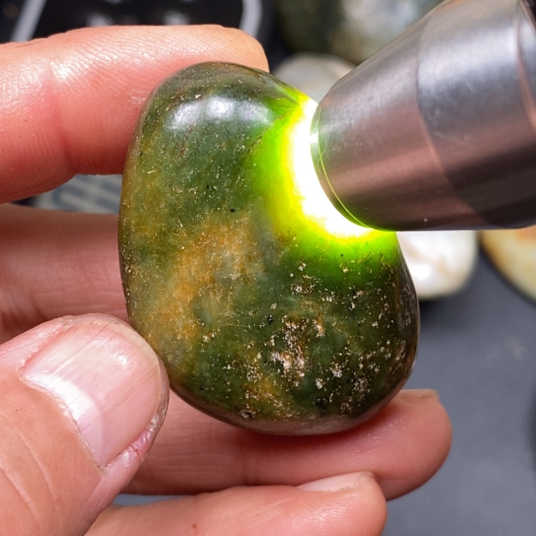 和田玉（糖玉）挂件未镶嵌