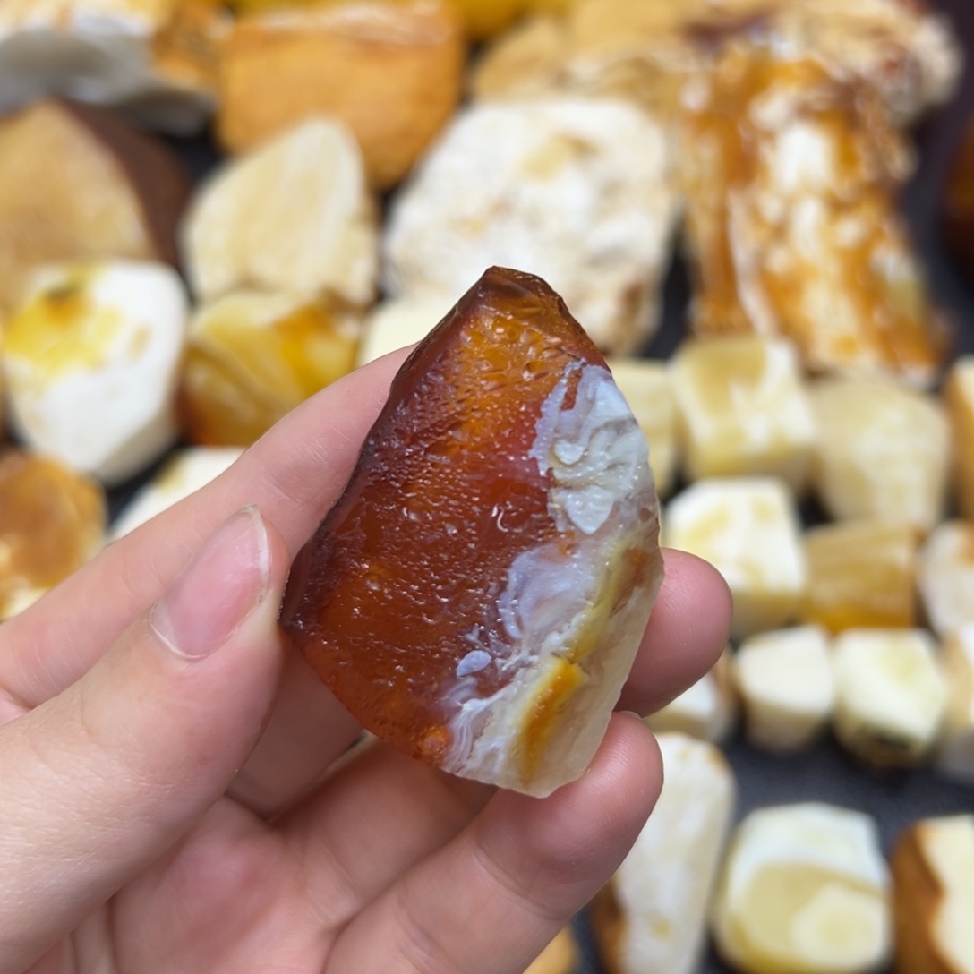 定制琥珀未镶嵌蜜蜡